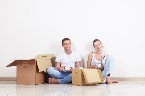 Removal van service for residential and commercial customers in Strawberry Hill