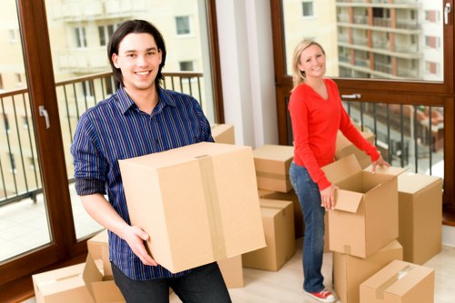Local moving truck service serving Strawberry Hill and nearby areas